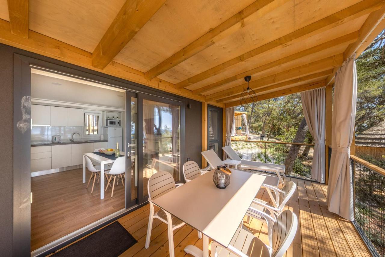 Pine Beach Pakostane Glamping Homes Екстериор снимка